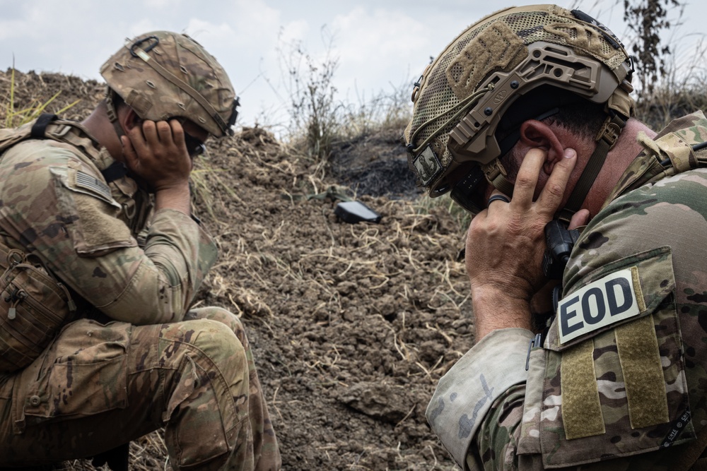 U.S. and Philippine soldiers conduct a training mission