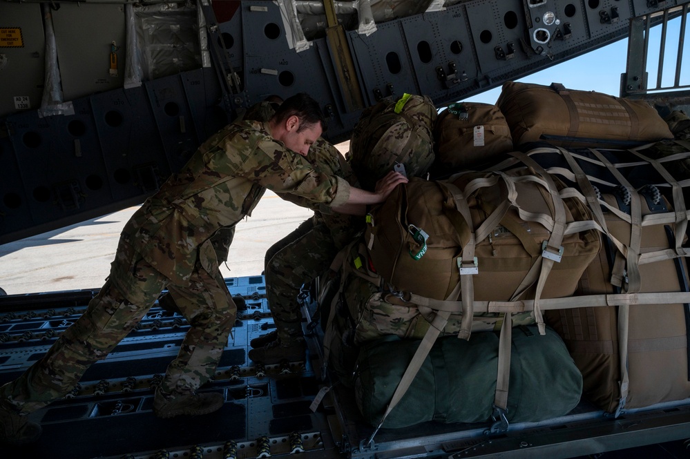 15th Expeditionary Airlift Squadron conducts airlift mission