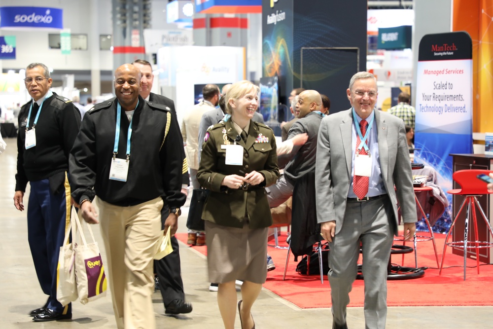 Brig. Gen. Simonson and Dr. Martinez-Lopez Arrive at Federal Health Pavilion at HIMSS Conference