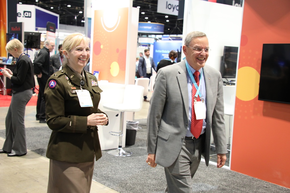 Dr. Martinez-Lopez and Brig. Gen. Simonson Arrive at Federal Health Pavilion at HIMSS Conference