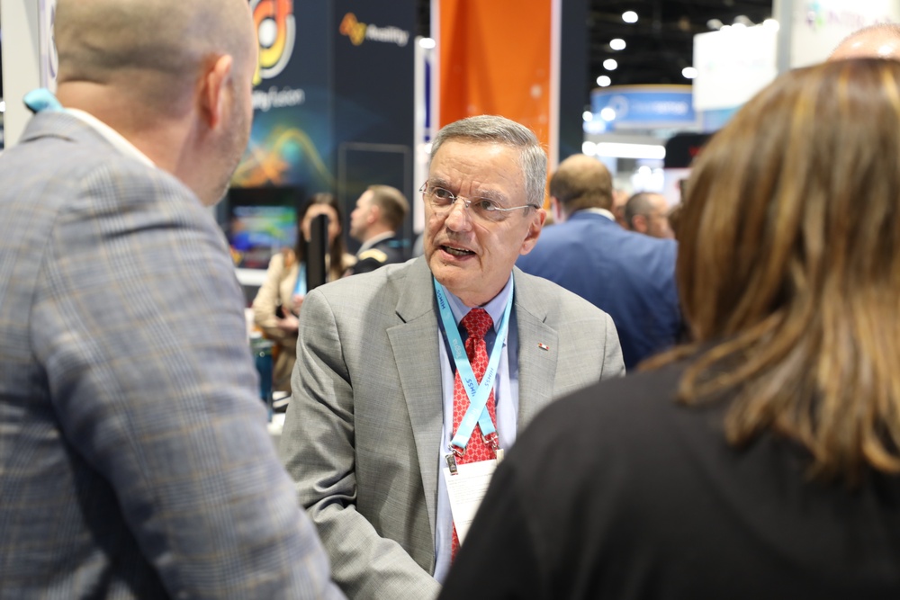 Dr. Lester Martinez-Lopez tours the Federal Health Pavilion at HIMSS