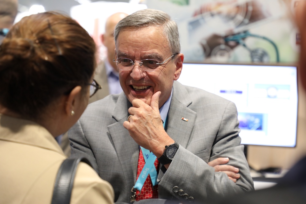 Dr. Lester Martinez-Lopez tours the Federal Health Pavilion at the HIMSS Conference