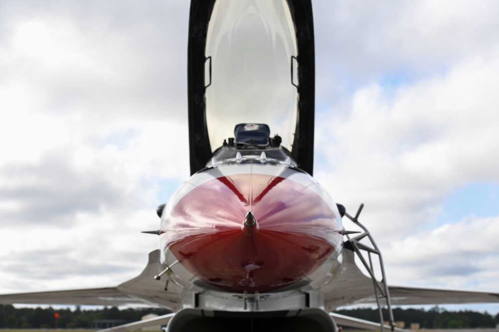 Thunderbirds arrive for the 2023 Thunder Over the Sound Air and Space Show