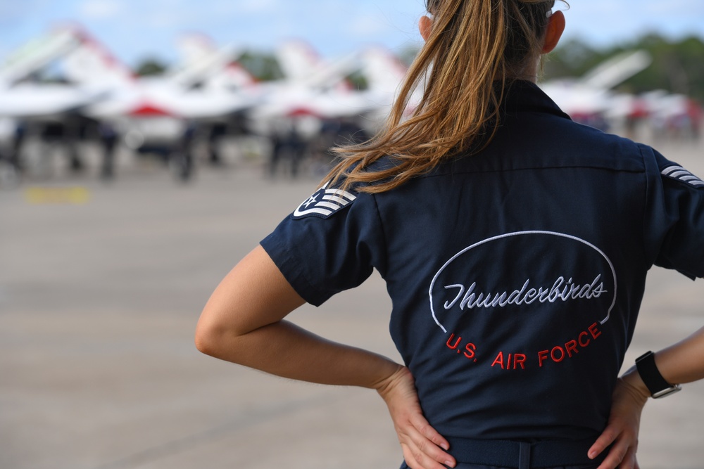 Thunderbirds arrive for the 2023 Thunder Over the Sound Air and Space Show