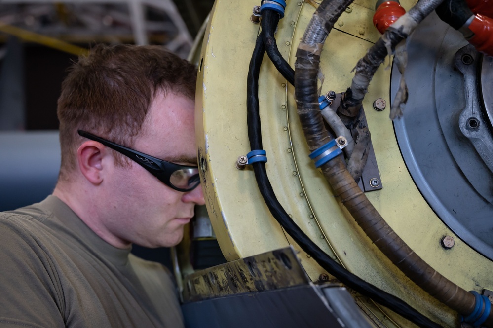 Members from Connecticut Air National Guard conduct ISO inspection on C-130H Hercules