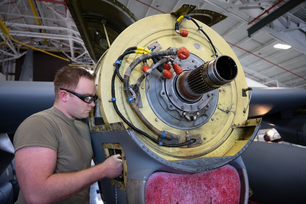 Members from Connecticut Air National Guard conduct ISO inspection on C-130H Hercules