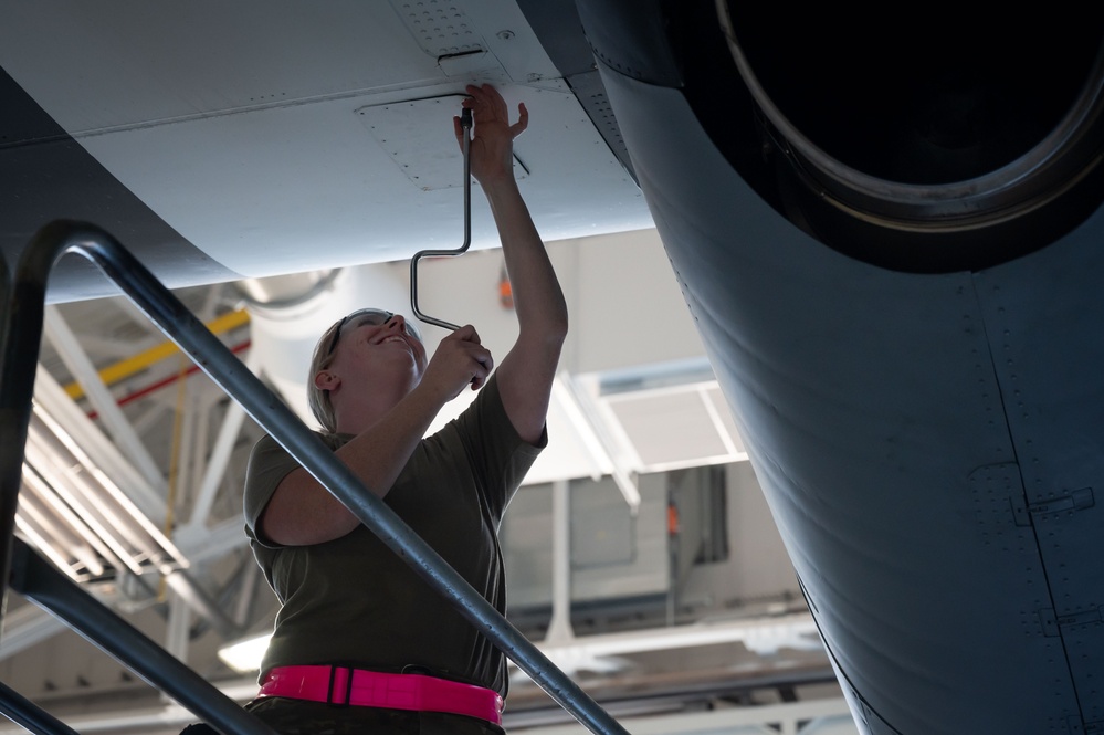 Members from Connecticut Air National Guard conduct ISO inspection on C-130H Hercules