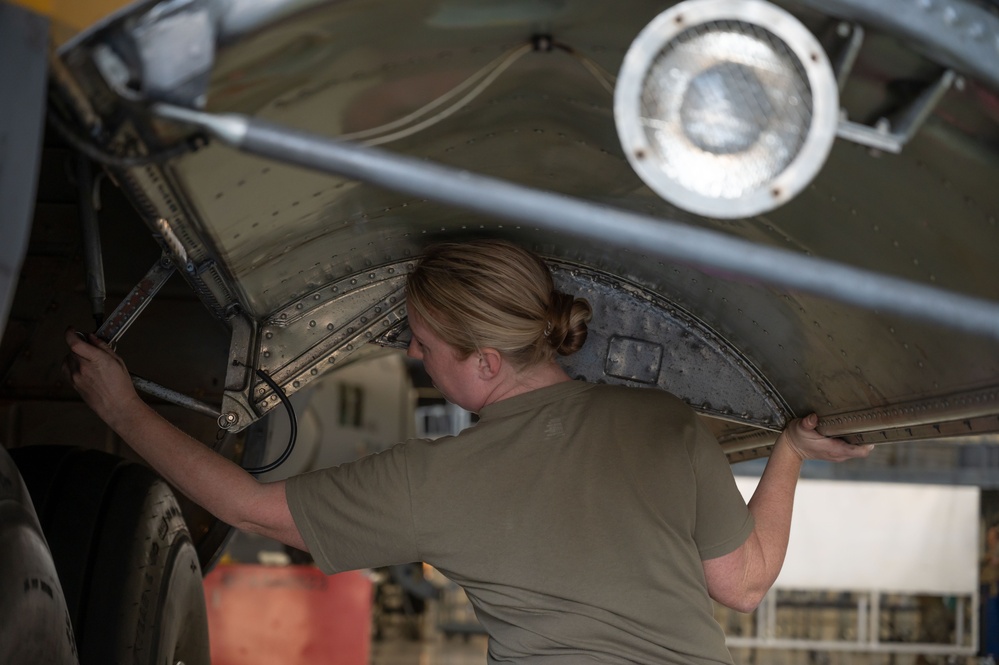 Members from Connecticut Air National Guard conduct ISO inspection on C-130H Hercules