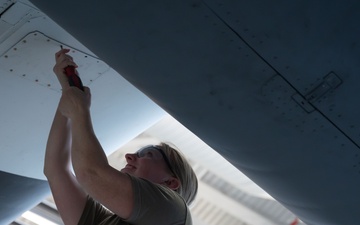 Members from Connecticut Air National Guard conduct ISO inspection on C-130H Hercules