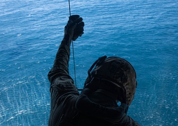 WTI 2-23: FINEX: Hoist Operations