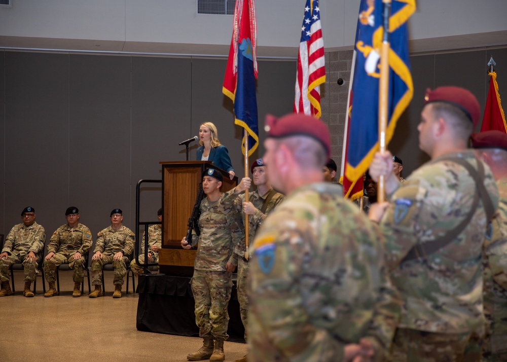 Texas Guardsmen from 56th IBCT, 1-143rd Airborne case colors to mobilize