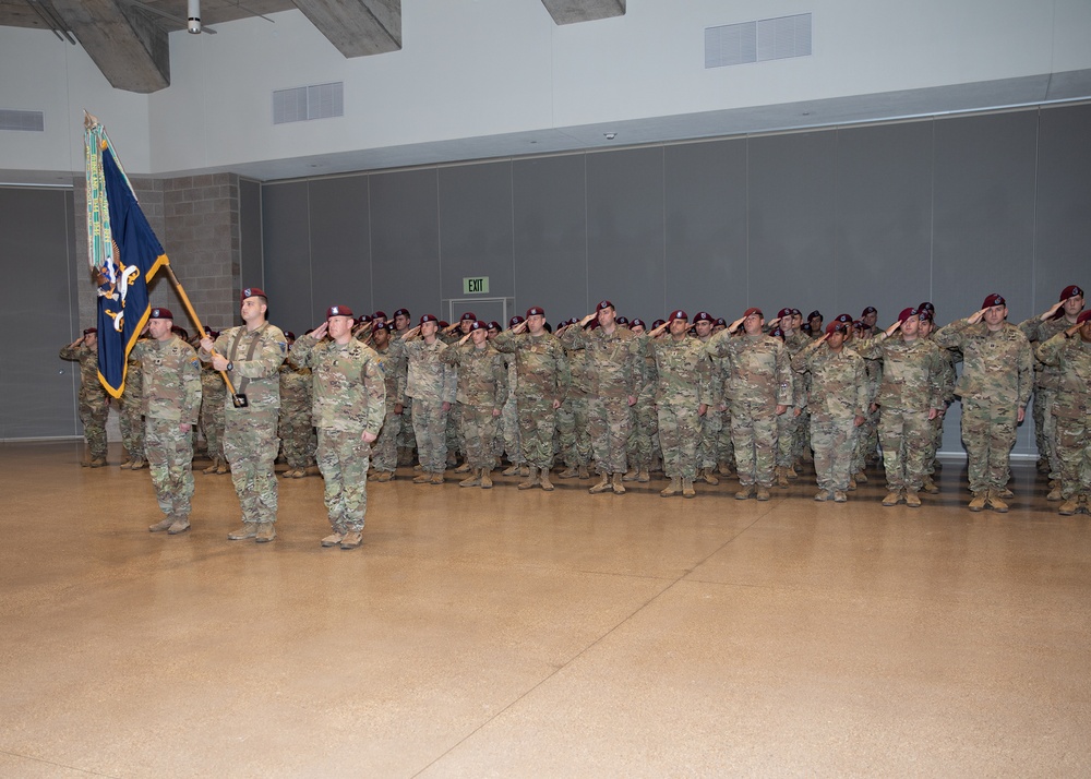 Texas Guardsmen from 56th IBCT, 1-143rd Airborne case colors to mobilize