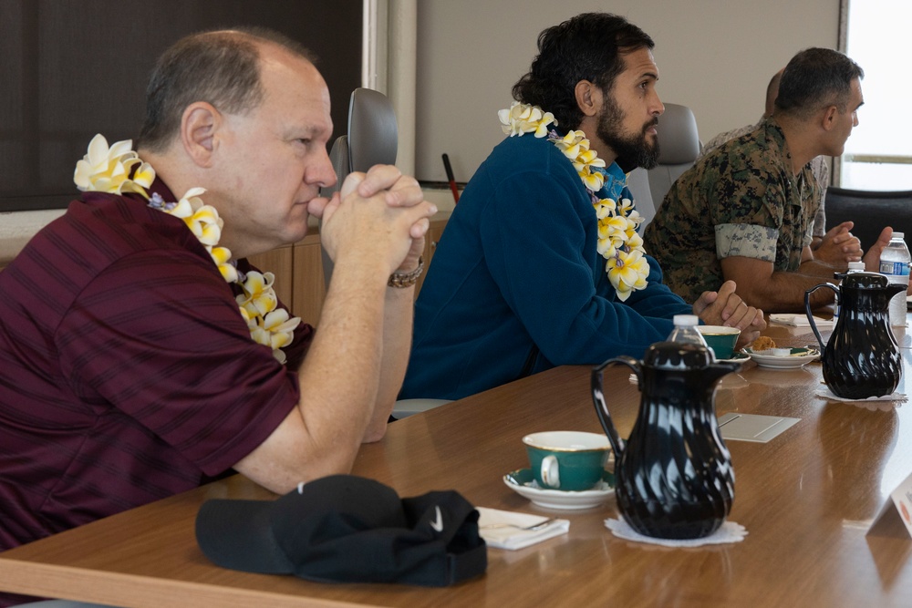 Senator Awa Visits Marine Corps Base Hawaii