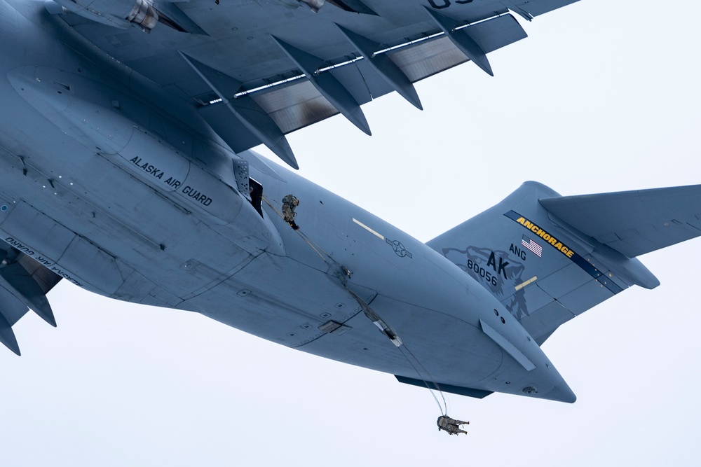 Army paratroopers, Air Force TACPs, and Air National Guard C-17s conduct joint airborne operations