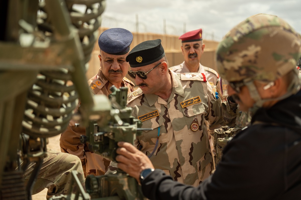 Ohio Army National Guard conduct Howitzer exercises with members of the Iraqi Army