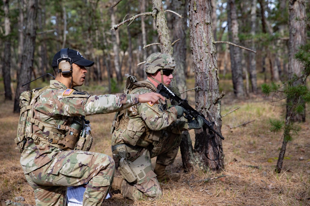 DVIDS - Images - New Jersey National Guardsman Provides Security