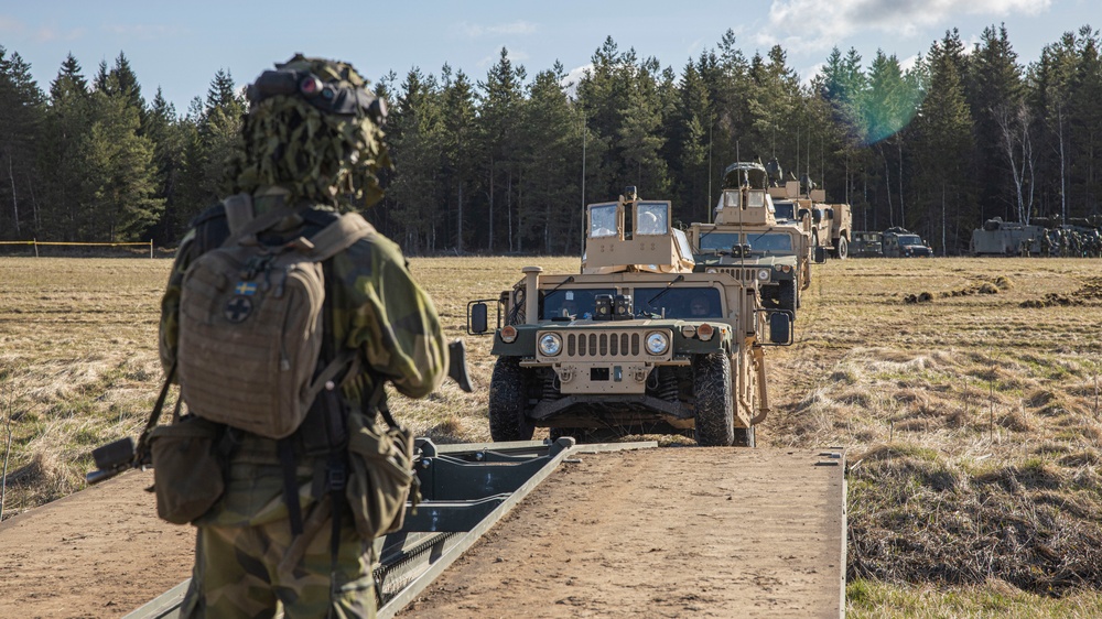 Maj. Gen. Worth Visits Marines with 2d CEB in Sweden