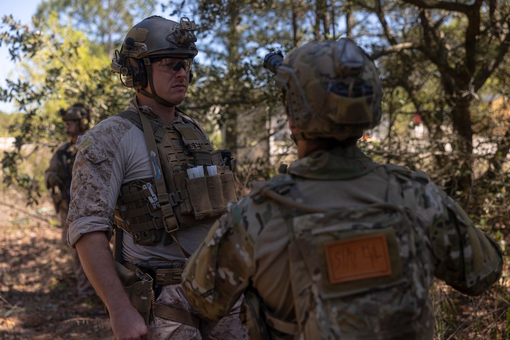 26th MEU Conducts an Integrated Raid Package