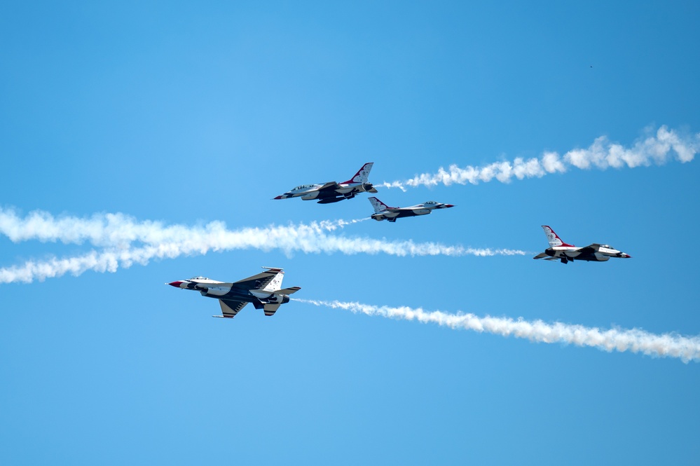 SOMS athletes meet the Thunderbirds, watch air show practices