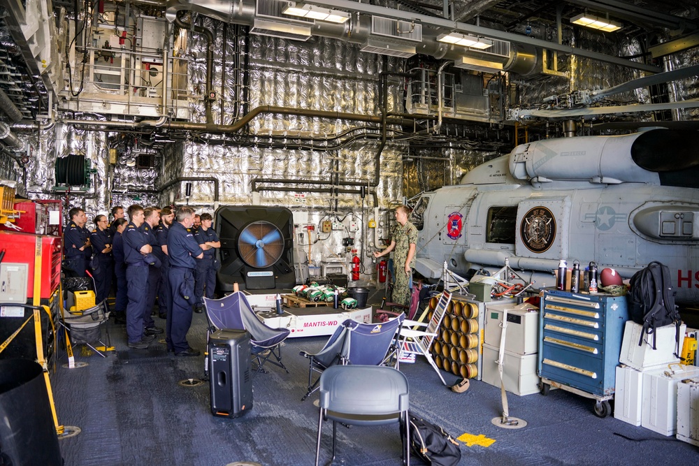 USS OAKLAND CONDUCTS TOURS