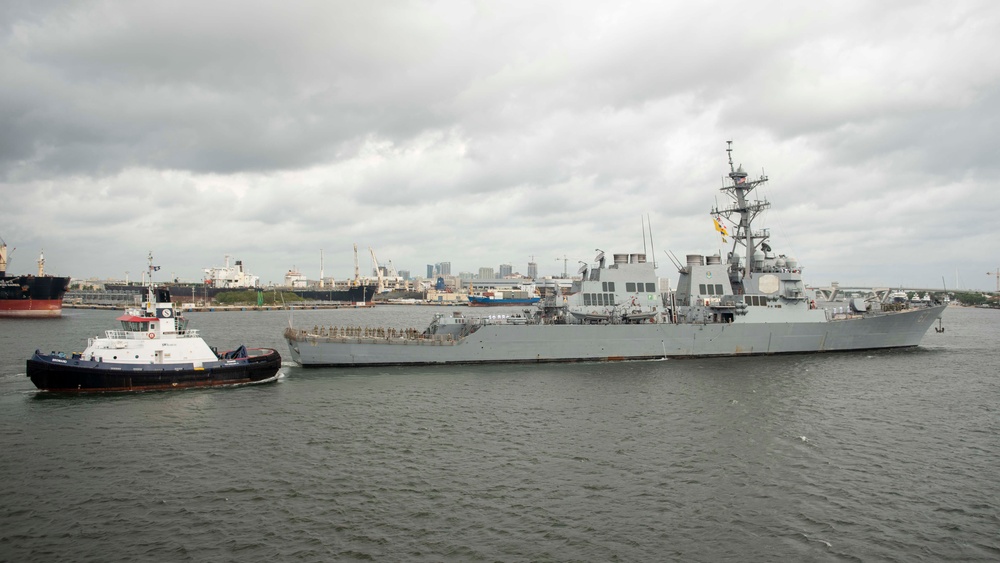 Ships Depart Fleet Week Port Everglades