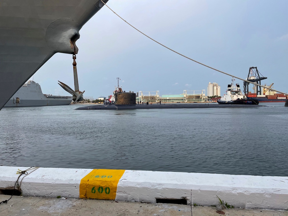 Ships Depart Fleet Week Port Everglades