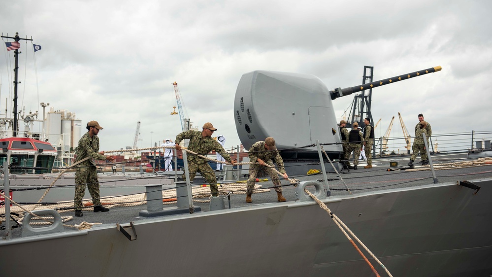 Ships Depart Fleet Week Port Everglades