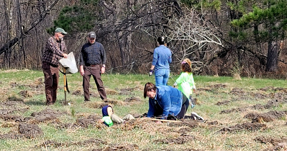 Fort McCoy community plants more than 500 trees for 2023 Arbor Day event