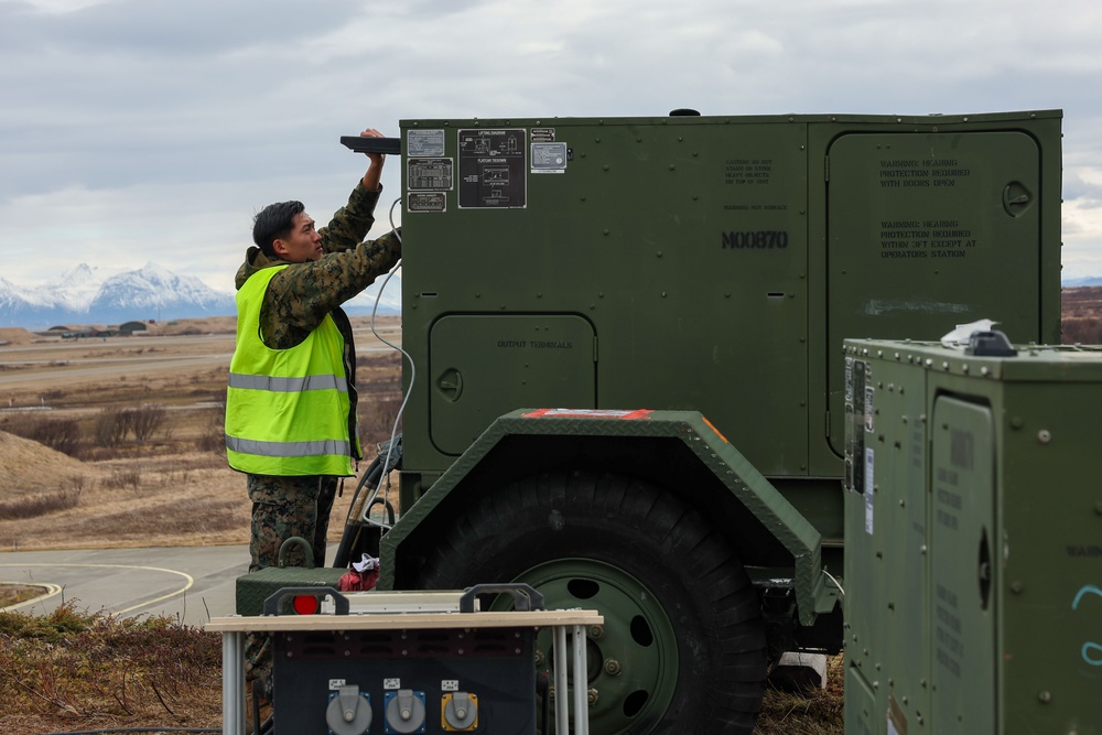 MACS-2 Marines utilize AN/TPS-80 Ground/Air Task Oriented Radar