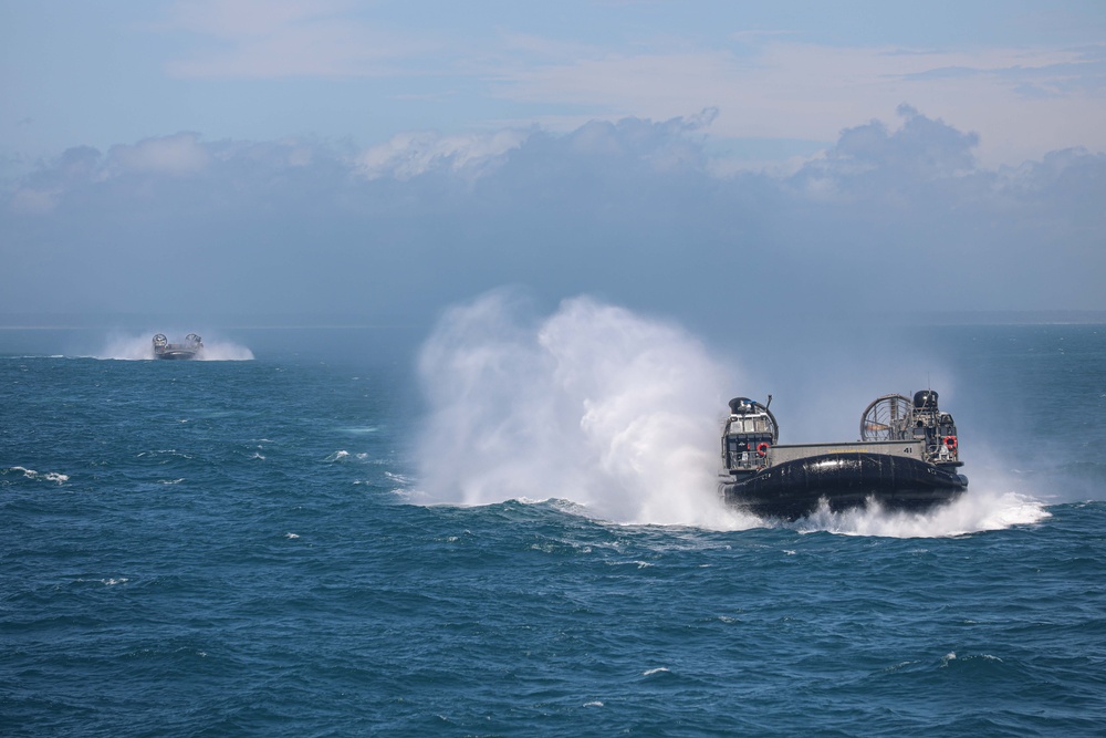 USS Carter Hall Conducts LCAC Operations, Wraps Up ARGMEUEX