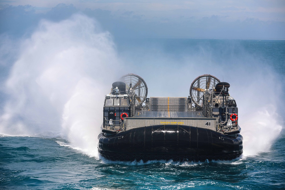 USS Carter Hall Conducts LCAC Operations, Wraps Up ARGMEUEX