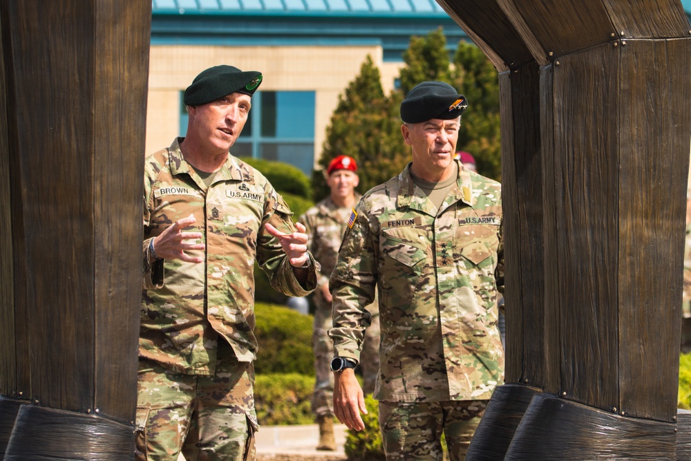 Gen Fenton Visits 10th Special Forces Group (Airborne)