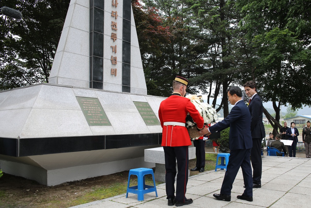 Canadian Prime Minister Honors the Fallen