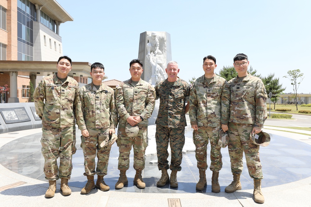 Marine Corps Major General Receives Defense Superior Service Medal