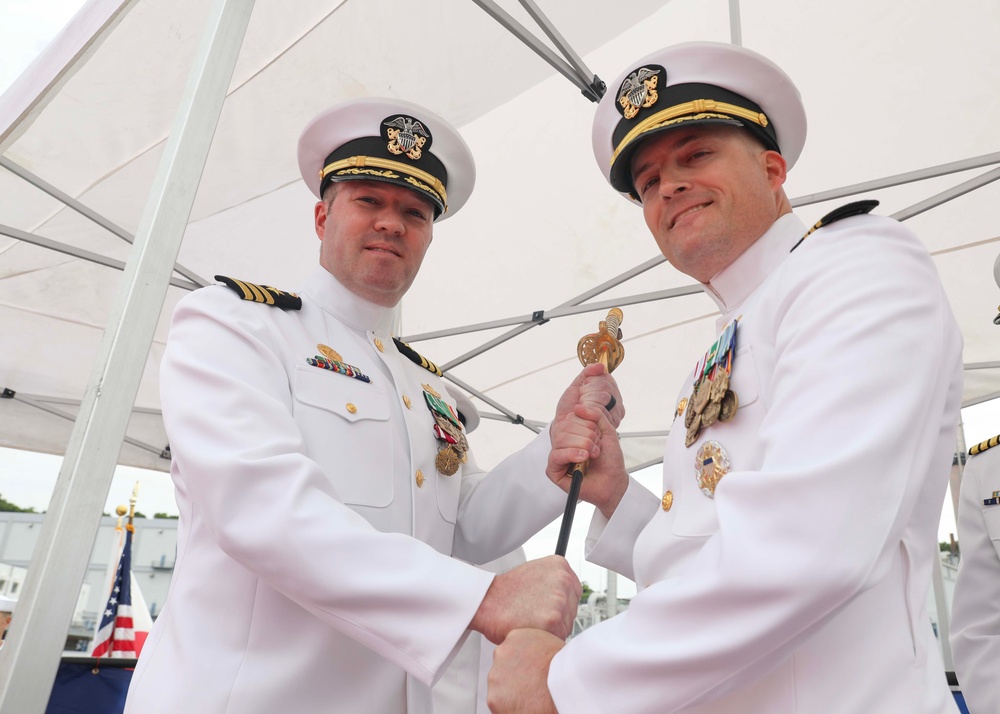 USS Milius (DDG 69) Holds Change of Command Ceremony