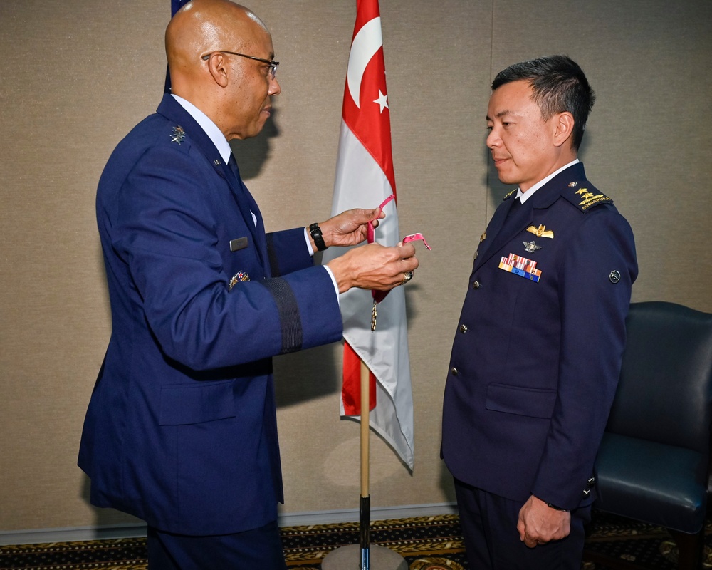 CSAF Brown meets Singapore Maj. Gen. Khong