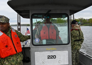 NY Naval Militia conducts Hudson River boat training