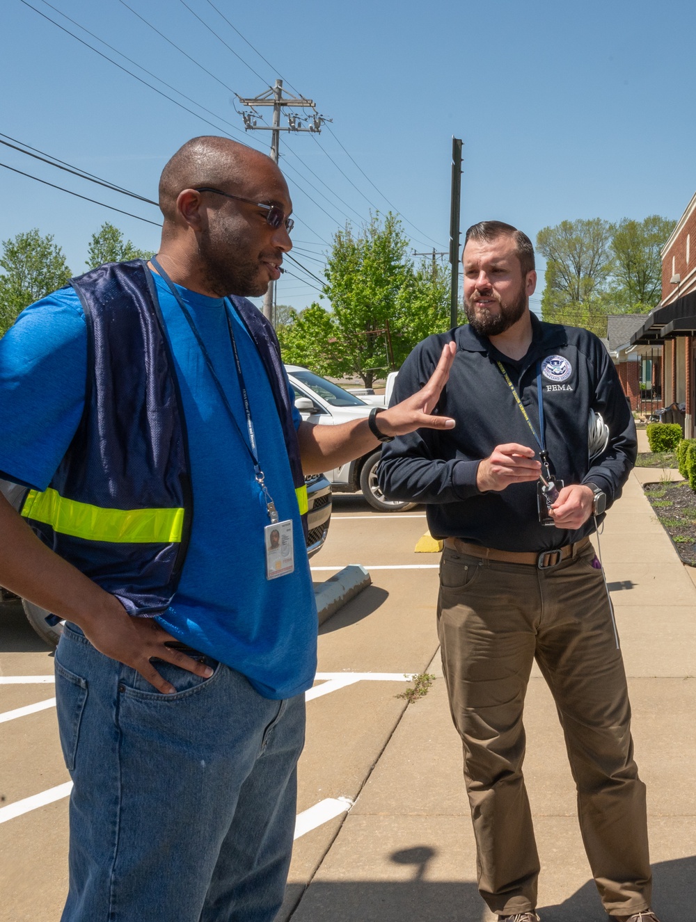 FEMA Federal Coordinationg Officer Andrew Friend Visits Disaster Recovery Center