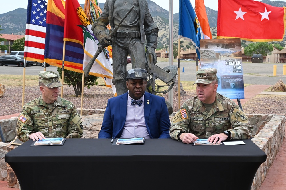 Senior mission commander signs Team Huachuca Strategic Plan to focus on modernization