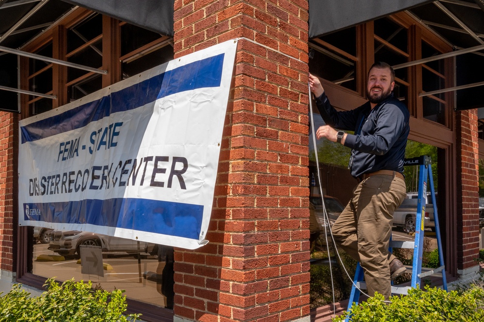 FEMA Federal Coordinating Officer Andrew Friend Visits Disaster Recovery Center