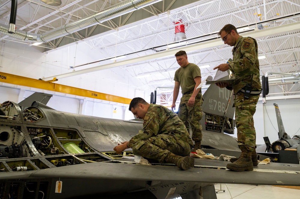 49th CMS Airmen fuel Holloman