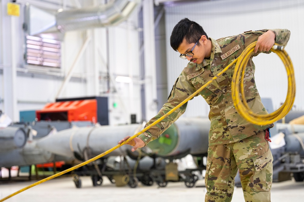 49th CMS Airmen fuel Holloman