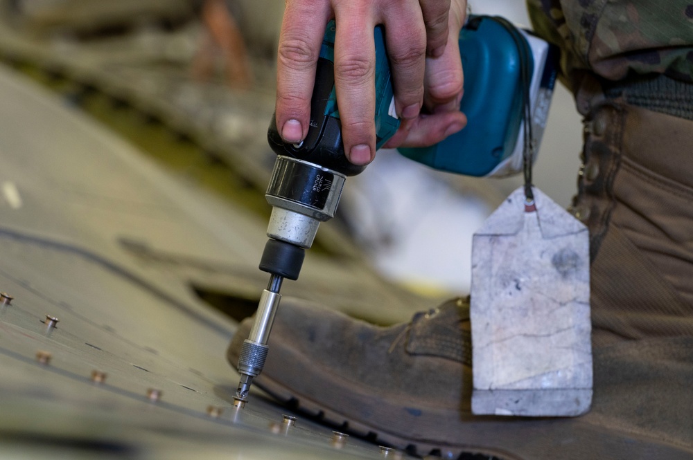 49th CMS Airmen fuel Holloman