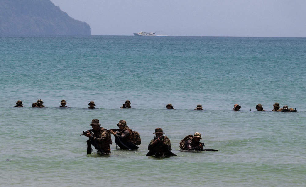 Balikatan 23 | US, Philippine practice amphibious beach approaches