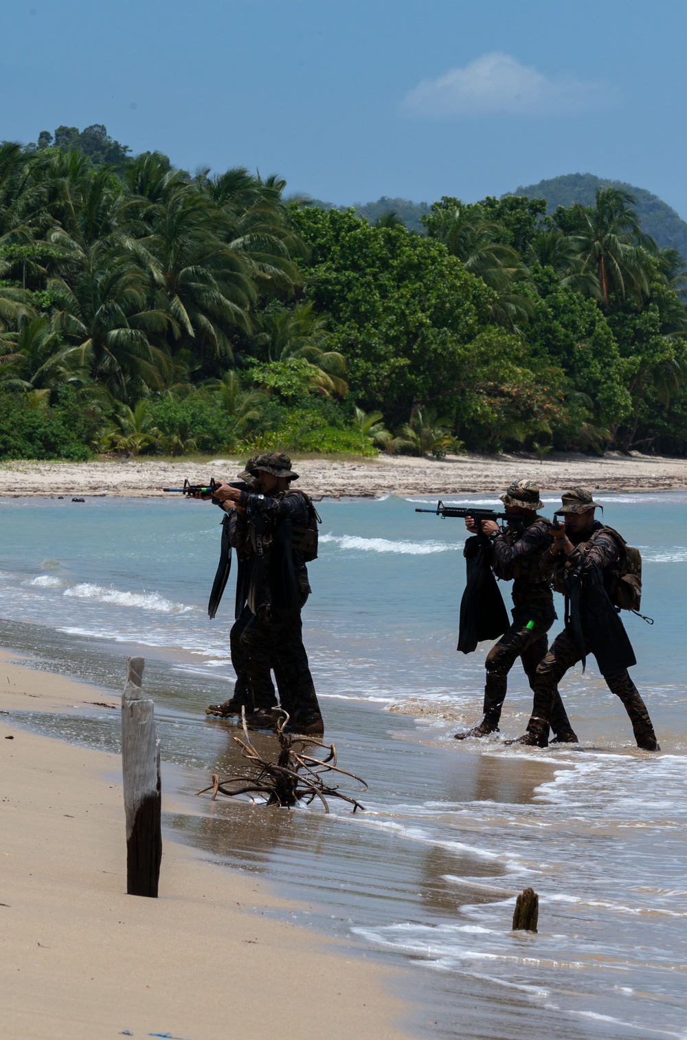 Balikatan 23 | US, Philippine practice amphibious beach approaches