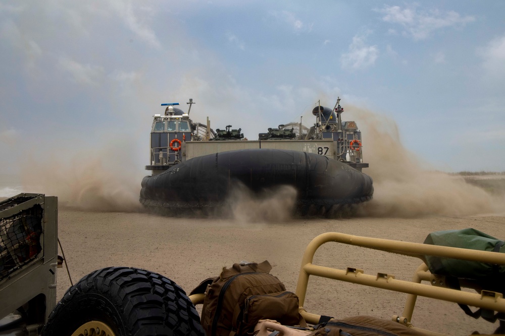 ARGMEUEX Landing &amp; Assault