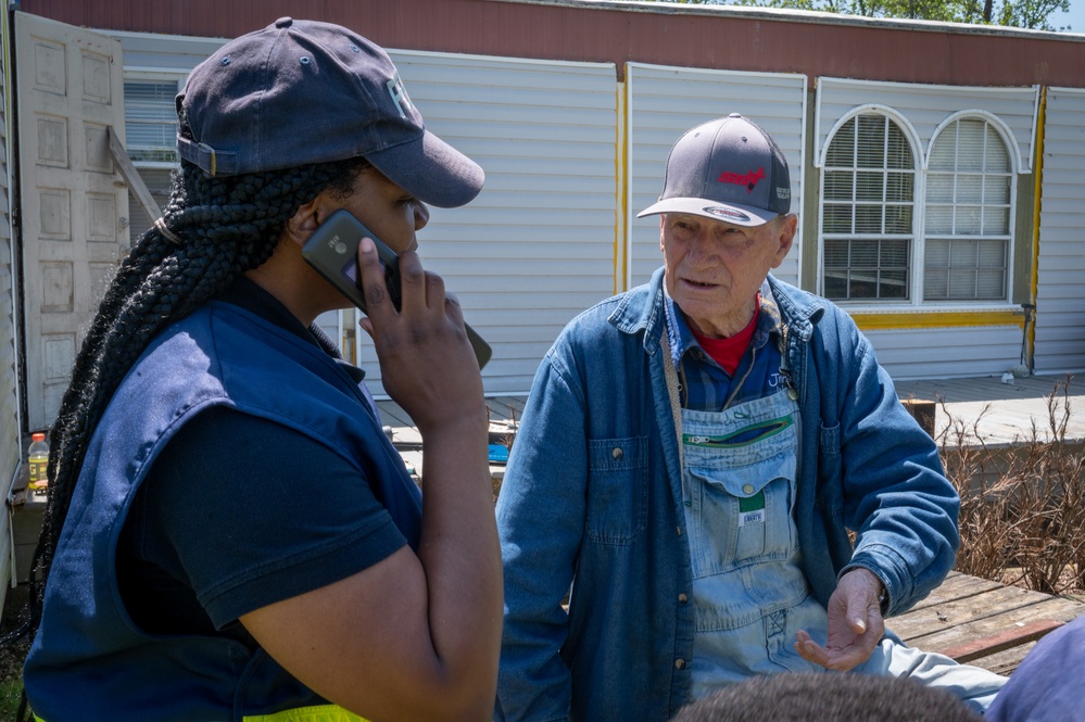 FEMA Disaster Survivor Assistance Team Canvasses Neighborhood in Glendale