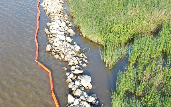 Unified Command responds to oil discharge on Gulf Intracoastal Waterway near Orange, Texas