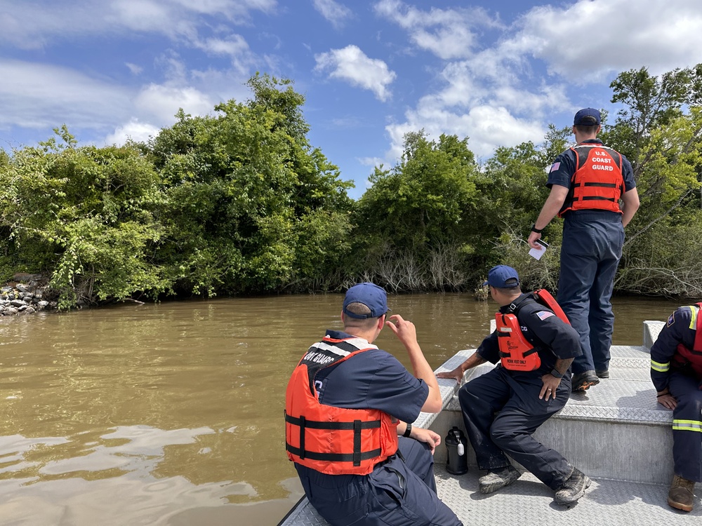 Unified Command responds to oil discharge on Gulf Intracoastal Waterway near Orange, Texas