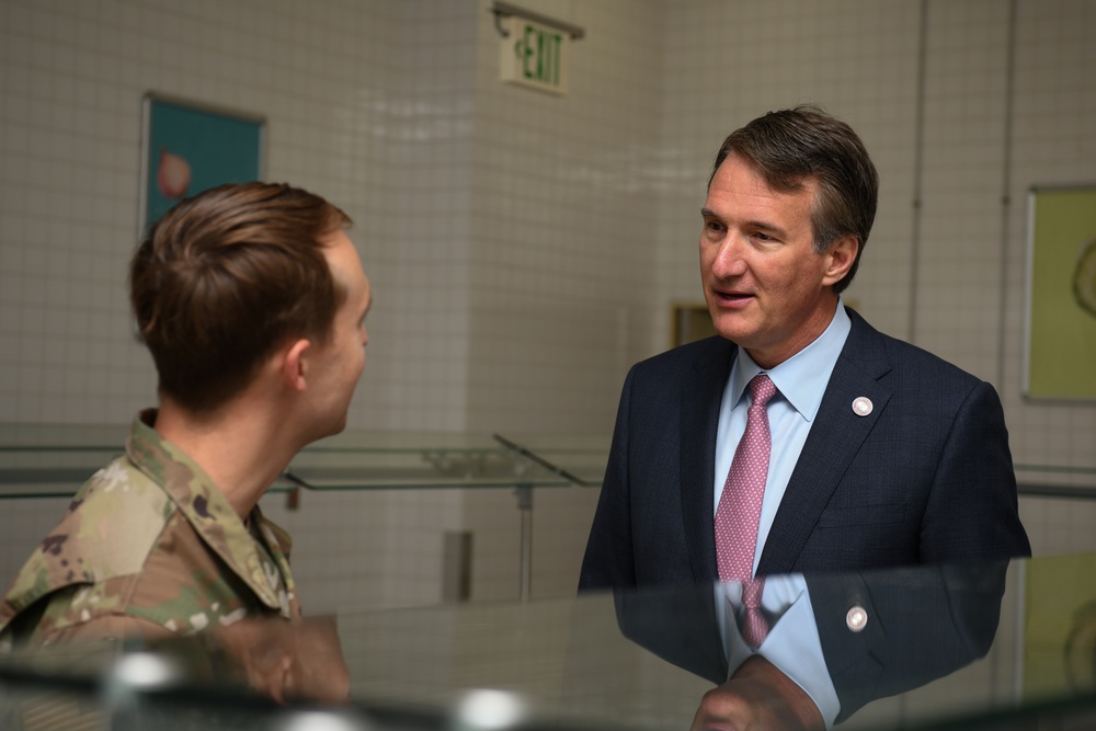 Virginia Governor visits Yokota